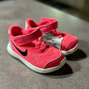 Nike toddler girl tennis shoes